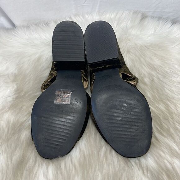 Cabi Interlock Earthy Moss Green Velvet Peep Toe Block Heel Shoes Sz 8.5 - Picture 6 of 7